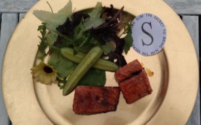 Alaskan salmon with green salad