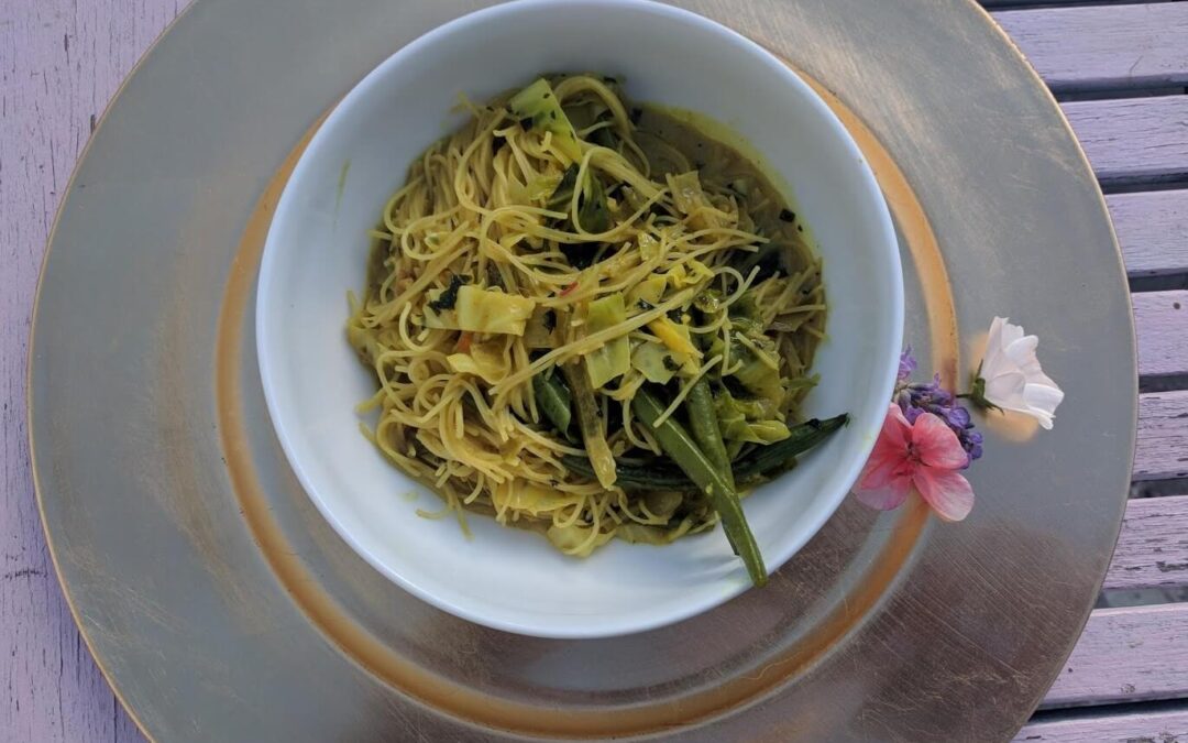 Rice noodles with cabbage